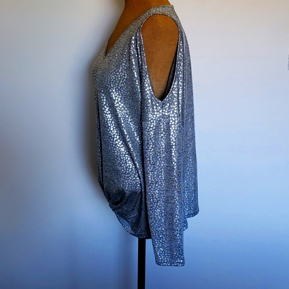 Top - Picture 3 of 3